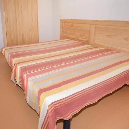 1 Bedroom Awesome In * Calvisson